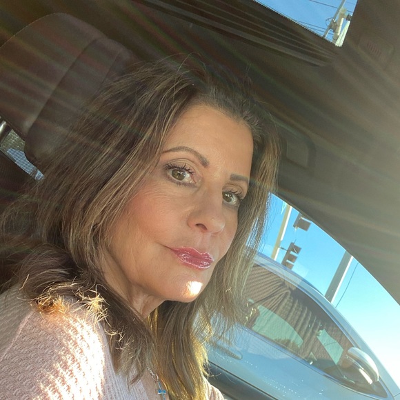 Profile Picture of Denise Gately (@singer516) on Poshmark