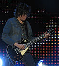 Profile Picture of Dean DeLeo - Wikipediaon Wikipedia