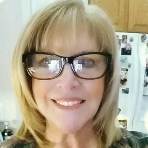 Profile Picture of Kathy Campione (@kcampione15) on Poshmark