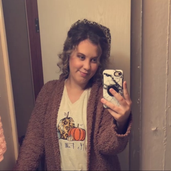 Profile Picture of Jaylynn Skeenes (@jskeenes3) on Poshmark