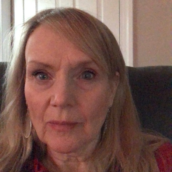 Profile Picture of Mary Weightman (@myweigh5) on Poshmark