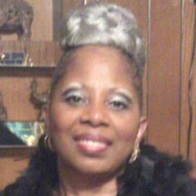 Profile Picture of Dee Jones-Malone (@JoneaDee) on Twitter