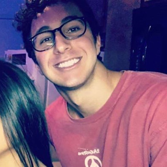 Profile Picture of Eric Marcus (@sellguystuff) on Poshmark
