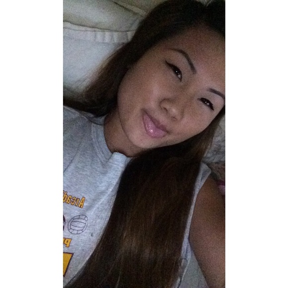 Profile Picture of Sophia Wu (@sophiawuu) on Poshmark