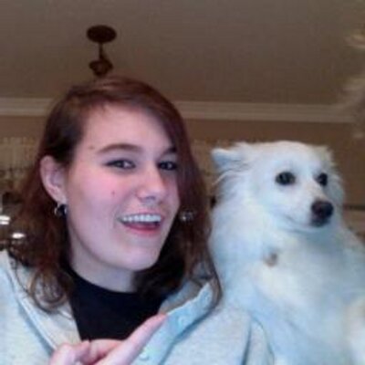 Profile Picture of Amanda Burkholder (@AmandaBeee22) on Twitter