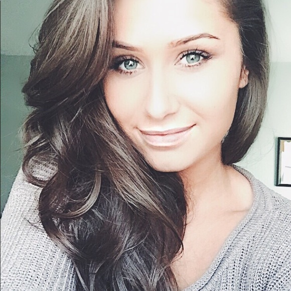 Profile Picture of Monika Wislocki (@monikawislocki) on Poshmark