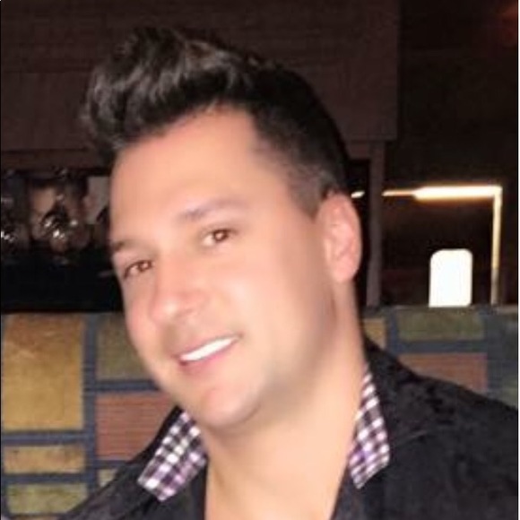 Profile Picture of Chris Meyers (@chris_meyers) on Poshmark