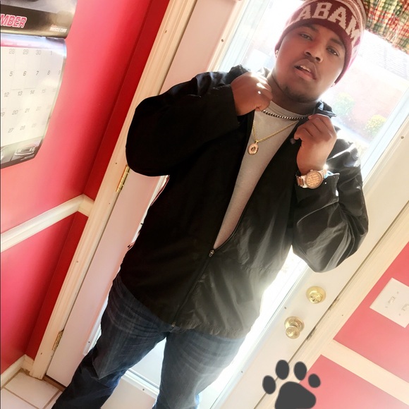 Profile Picture of Corey Davis (@luckydavis42) on Poshmark