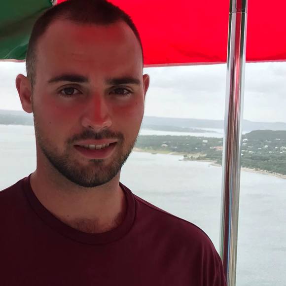 Profile Picture of Brendan Giles (@bgiles00) on Poshmark