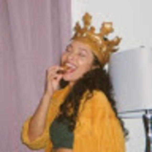 Profile Picture of Chelsea Attong (@cmattong97) on Poshmark