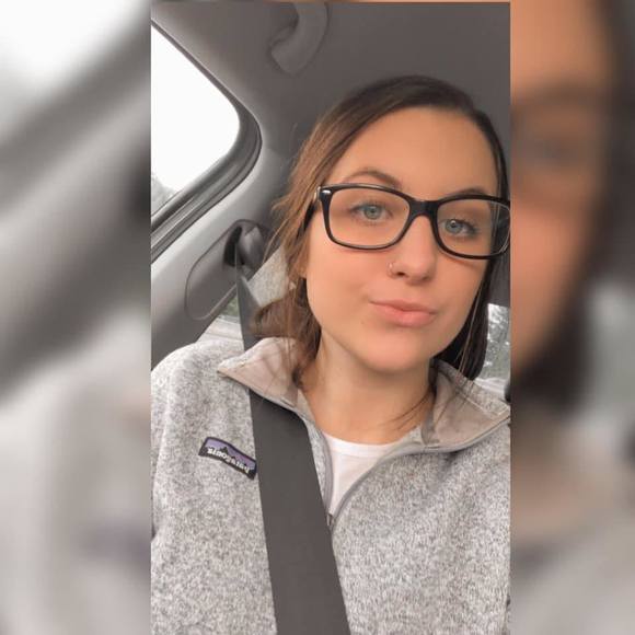 Profile Picture of Meagan Axtman (@maxtman) on Poshmark