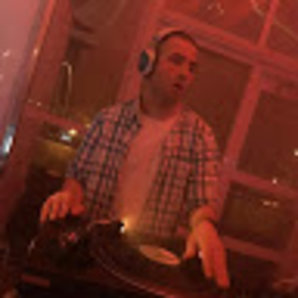 Profile Picture of Michael Valenti (@michael_valenti) on Poshmark