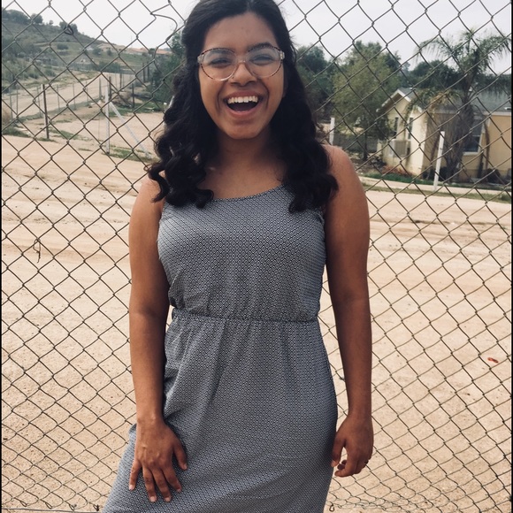 Profile Picture of Davina Gomez (@daavina) on Poshmark