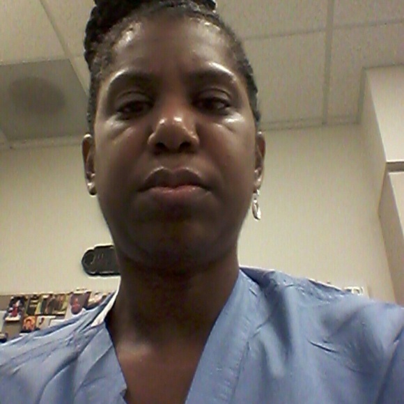 Profile Picture of Dionne Watson (@dewatson1) on Poshmark