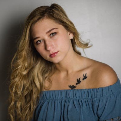 Profile Picture of Alexis Velez (@alexis_noel02) on Twitter