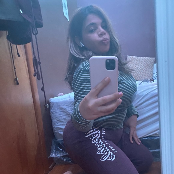 Profile Picture of Sophia Candelaria (@sophia97790) on Poshmark