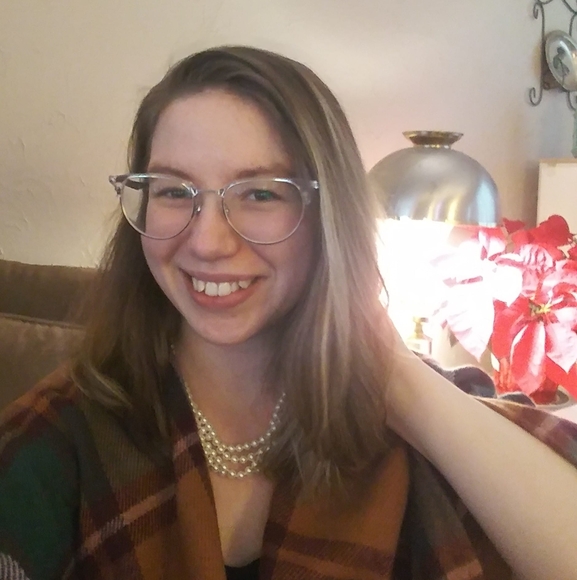 Profile Picture of Isabell Kehner (@ikehner01) on Poshmark
