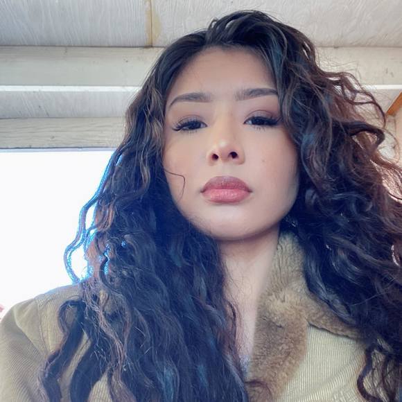 Profile Picture of Isele Isele (@isele_rodriguez) on Poshmark