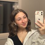 Profile Picture of holly brown (@_holly.brown_) on Instagram