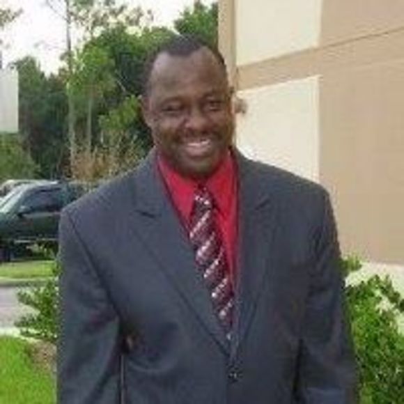 Profile Picture of Mohamed Barry (@mbarryrn) on Poshmark