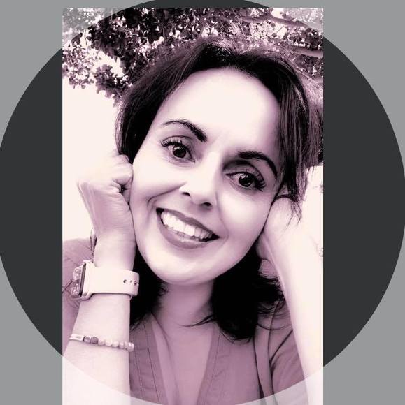 Profile Picture of Ada Oliva (@adaoliva93) on Poshmark