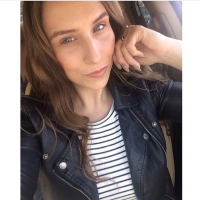 Profile Picture of Amanda Wilkinson (@AwMichele) on Twitter