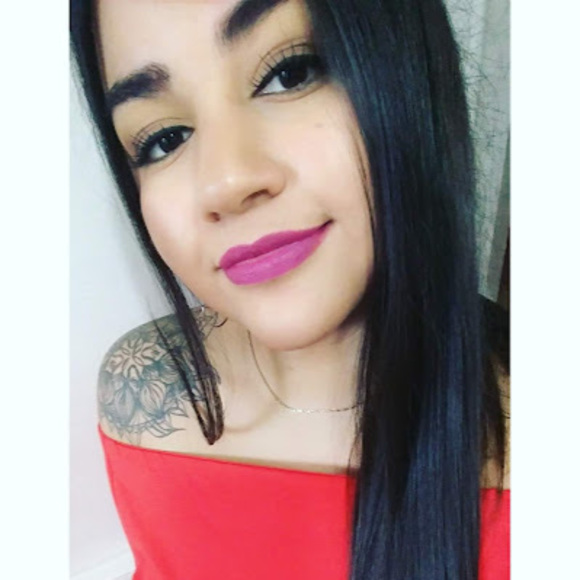 Profile Picture of Michelle Dangelo (@michelledang221) on Poshmark