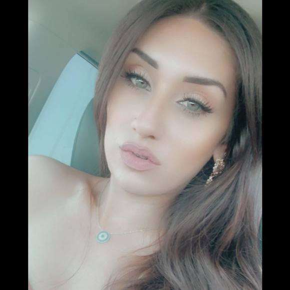 Profile Picture of Haiya Qare (@haiya_qare) on Poshmark