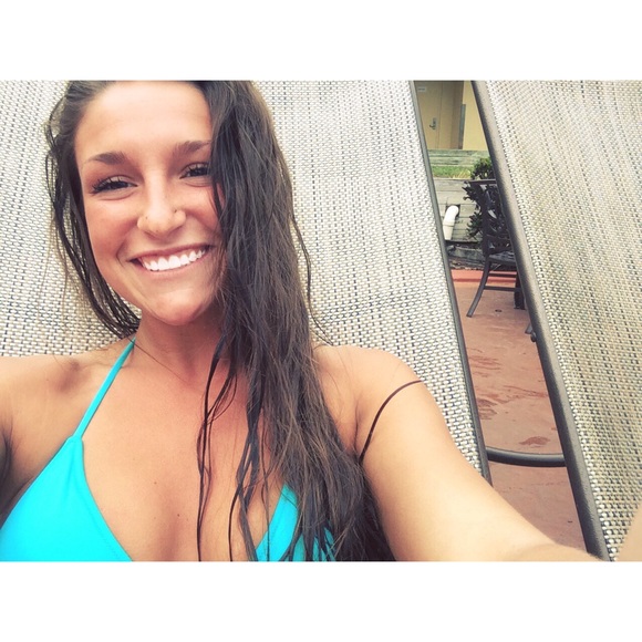 Profile Picture of Alexis Maier (@alexisjmaier12) on Poshmark
