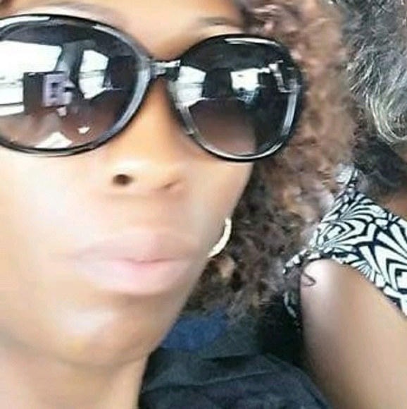 Profile Picture of Ladonna Franklin (@frankiedee41) on Poshmark