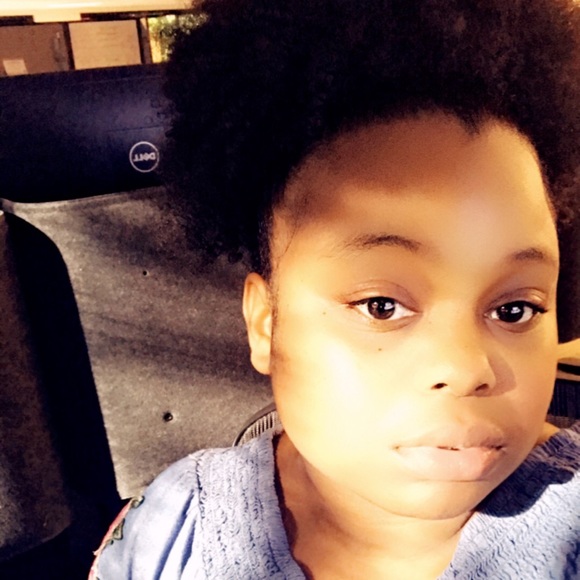 Profile Picture of Marionna Perry (@mperryv) on Poshmark