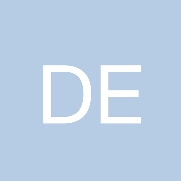 Profile Picture of Daniel E (@dezirolli2) on Poshmark
