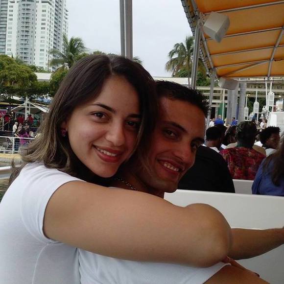 Profile Picture of Ariel Castañeda (@crariel86) on Poshmark