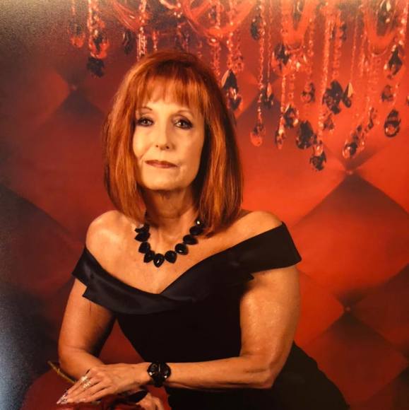 Profile Picture of Robin Parker (@sexyparke) on Poshmark