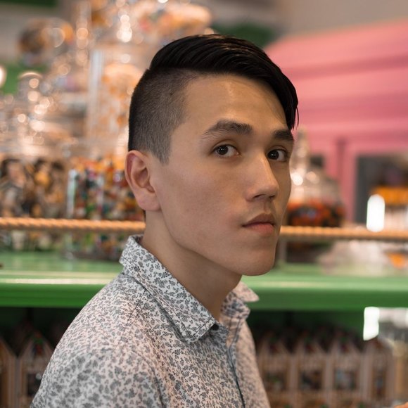 Profile Picture of Eli Kim (@tommykime) on Poshmark