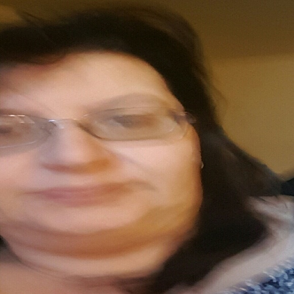 Profile Picture of Katie Carson (@katieliz76) on Poshmark