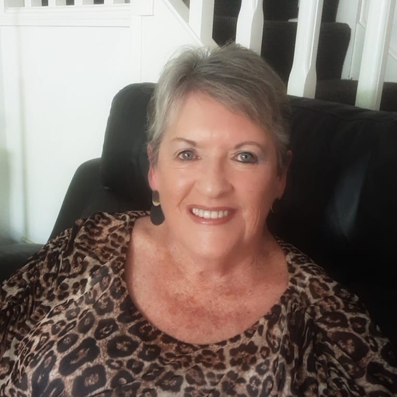 Profile Picture of June Wallace (@junnus1939) on Poshmark