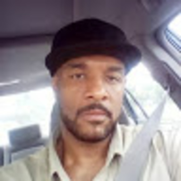 Profile Picture of Lamont Thomas (@cooltree40) on Poshmark