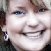 Profile Picture of Laura Soby (@weesoby) on Youtube