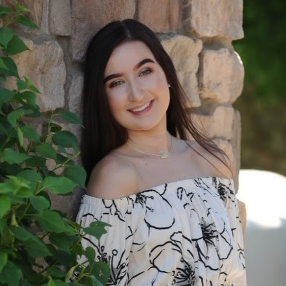 Profile Picture of Casey Bedenko (@casey_bedenko) on Poshmark