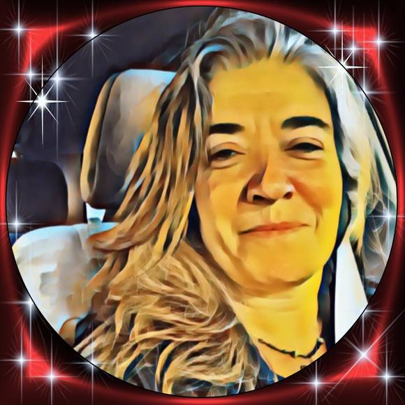 Profile Picture of Kellie Everson (@herecomeschaos) on Poshmark