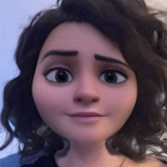 Profile Picture of Danielle Brantley (@danielleb8812) on Poshmark