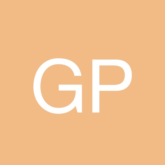 Profile Picture of Gina Pascalli (@beachbum093) on Poshmark