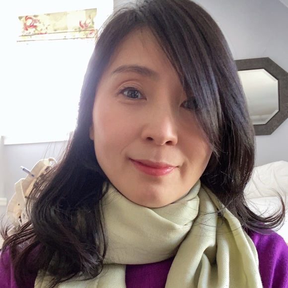 Profile Picture of Young Jeng (@youngjeng) on Poshmark
