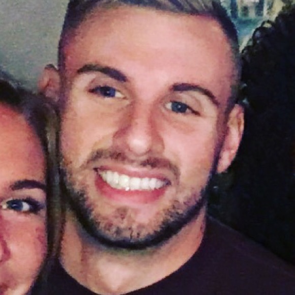 Profile Picture of Ian Farley (@iancfarley) on Poshmark