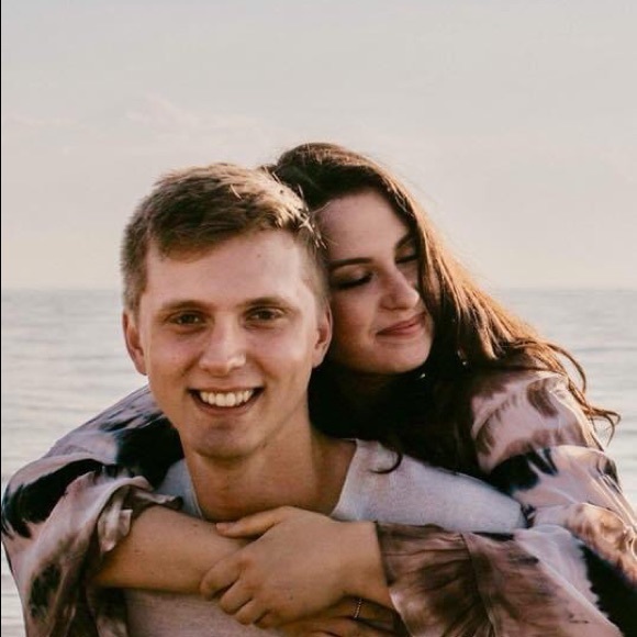 Profile Picture of Tayler Trachsel (@tayler_trachsel) on Poshmark