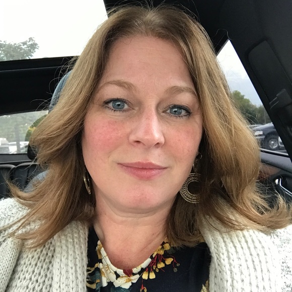 Profile Picture of Deborrah Popkey (@debbiepopkey) on Poshmark