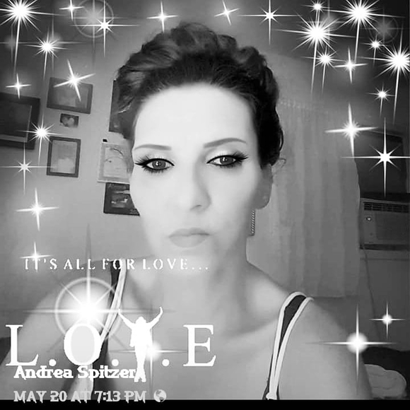 Profile Picture of Andrea Spitzer (@andewa7769) on Poshmark