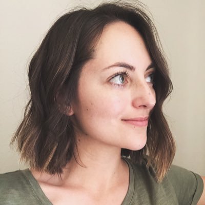 Profile Picture of Julia Alvarez (@juliaaalvarez) on Twitter