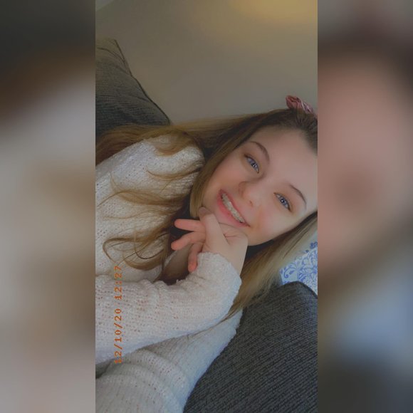 Profile Picture of Juliana Thornton (@julianathorn633) on Poshmark